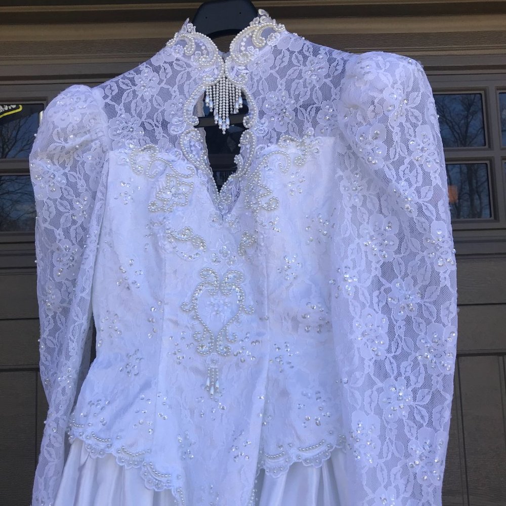 Wedding Dress - Picture 9 of 11
